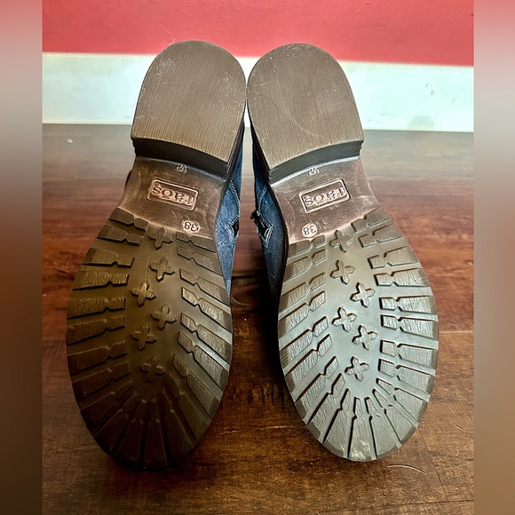 Taos Crave Ankle Boot size 7-7.5 - Picture 6 of 7